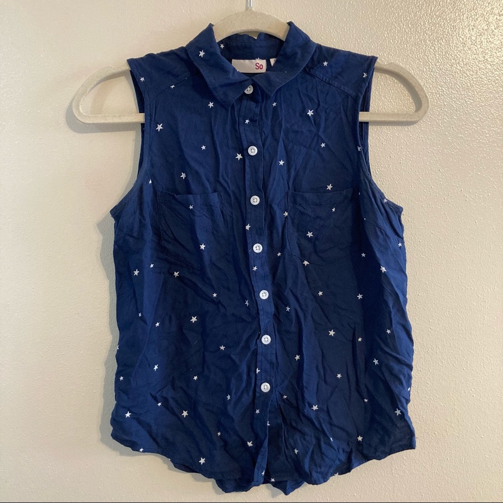 Star spangled sleeveless button-down